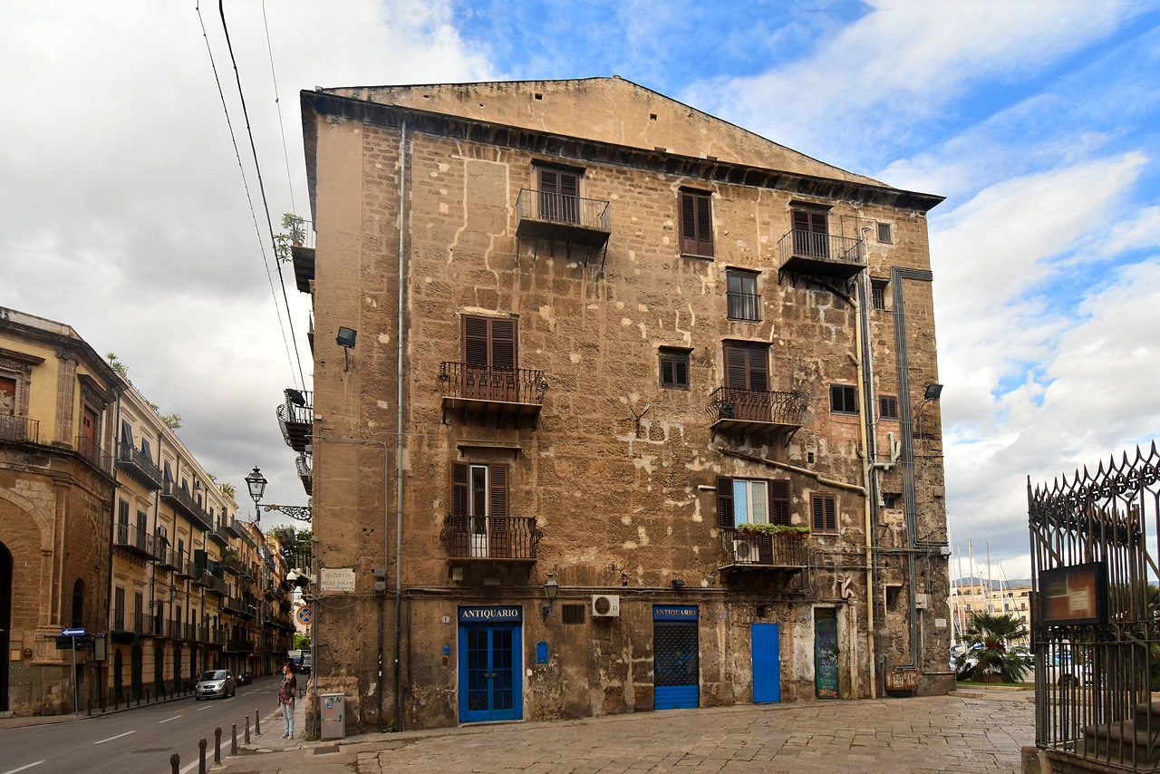 Палермо, Piazzetta delle Dogane, 1