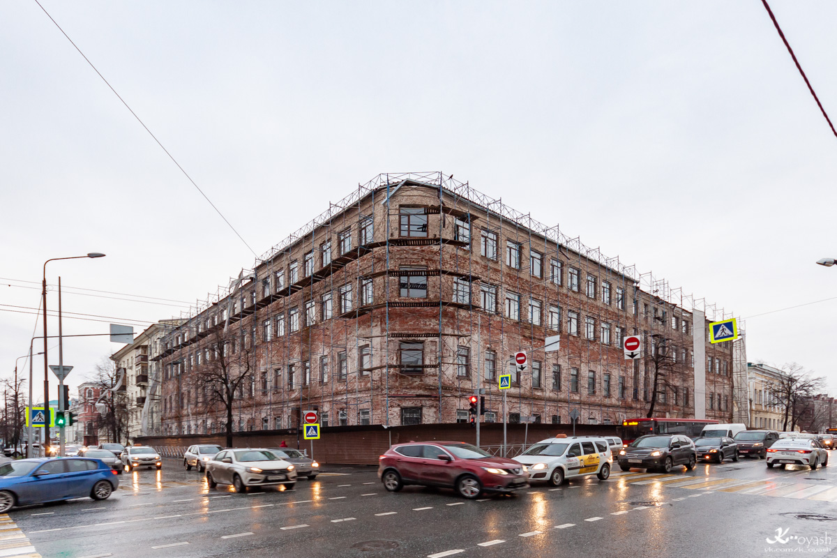 Казань, Улица Карла Маркса, 43 / Улица Жуковского, 10