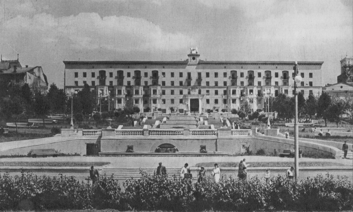 Kharkov, Университетская улица, 9 / Спартаковский переулок, 3