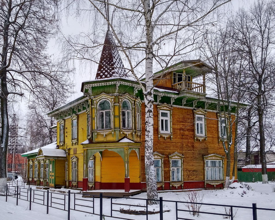 Красные Ткачи, Улица Пушкина, 10. Резные орнаменты (кроме наличников)