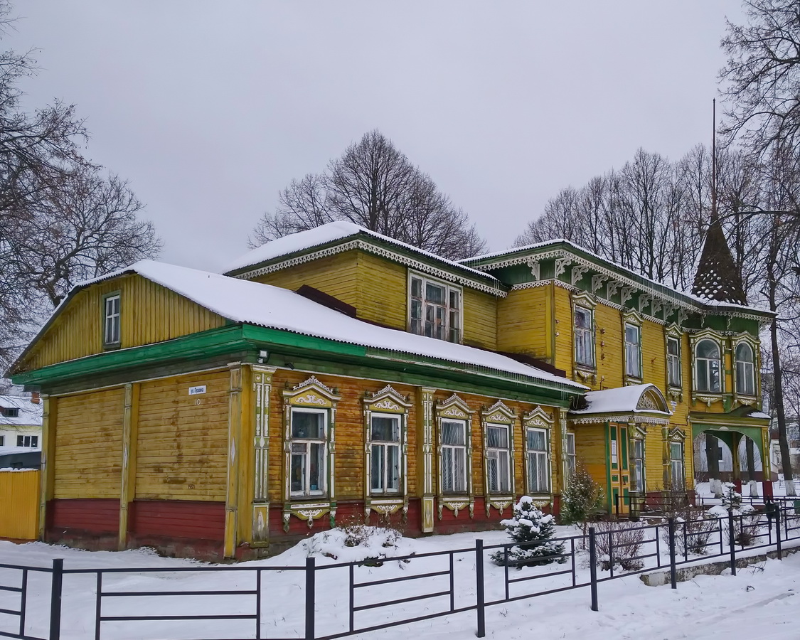 Красные Ткачи, Улица Пушкина, 10. Резные орнаменты (кроме наличников)