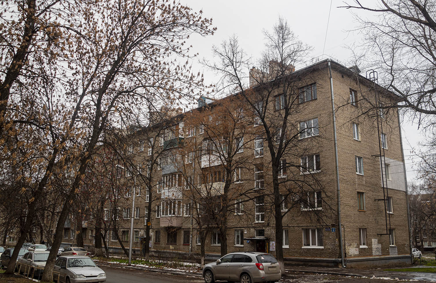 Ufa, Улица 40 лет Октября, 8 / Улица Гончарова, 15