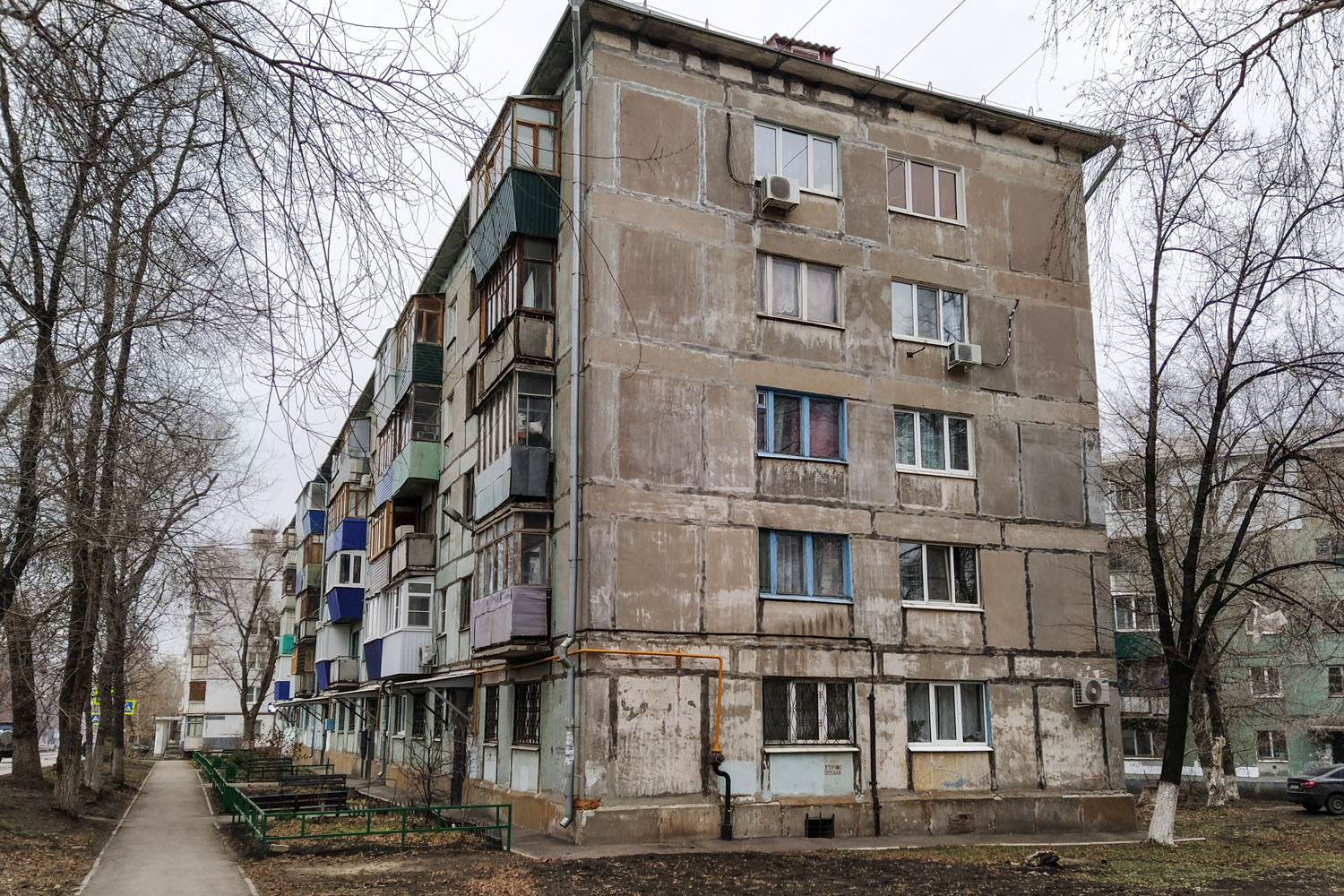Novokuybyshevsk, Киевская улица, 90
