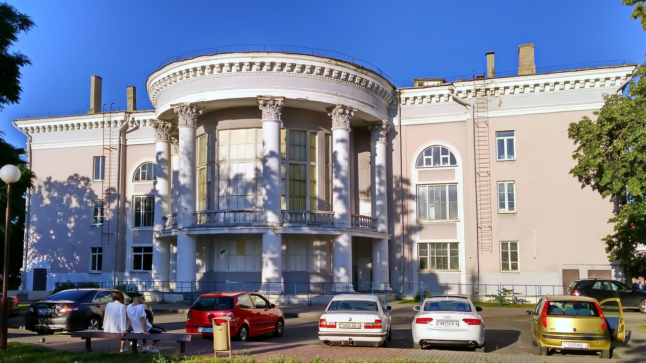 Гродно, Советская площадь, 6