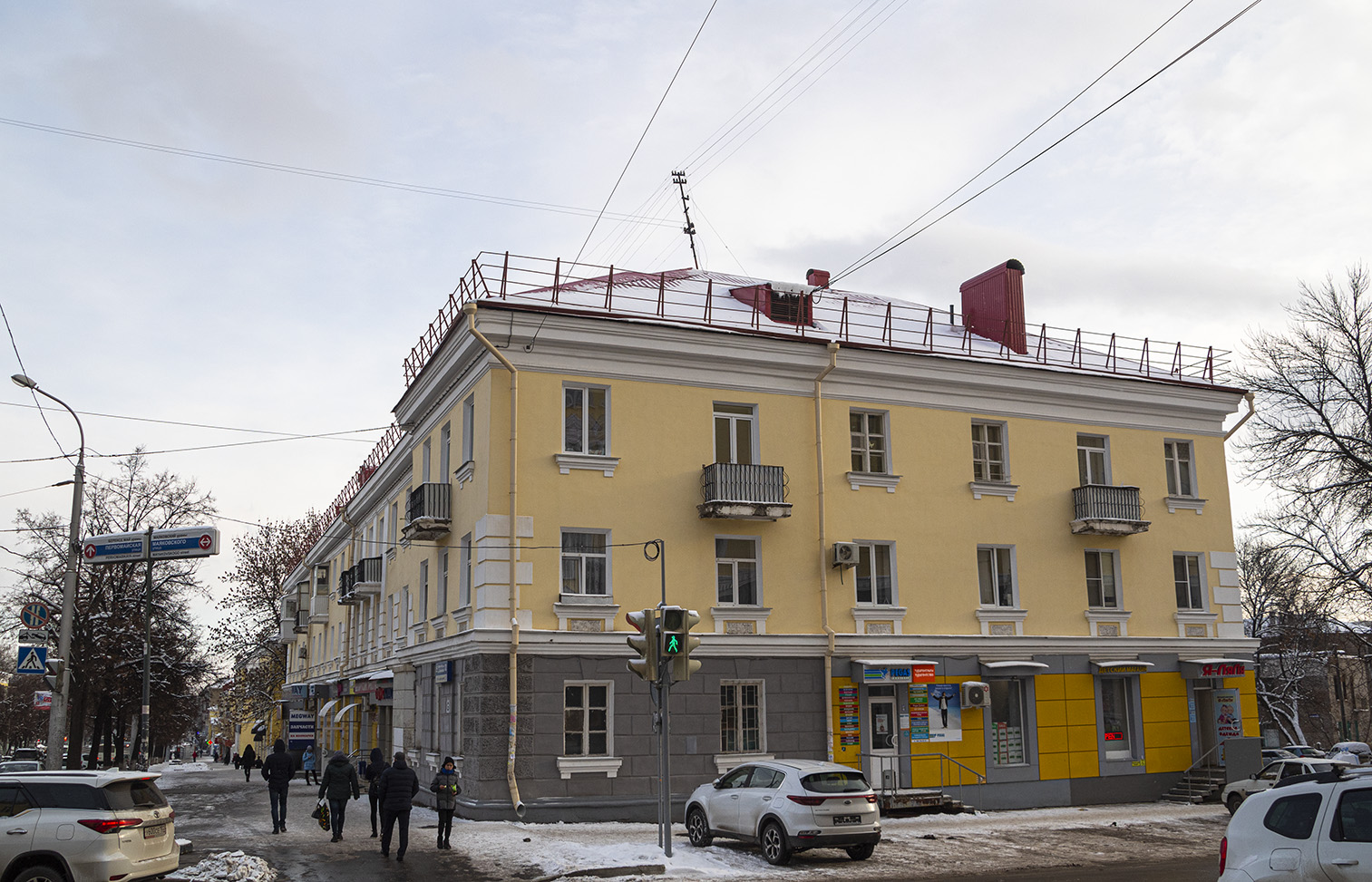 Уфа, Первомайская улица, 32 / Улица Владимира Маяковского, 18