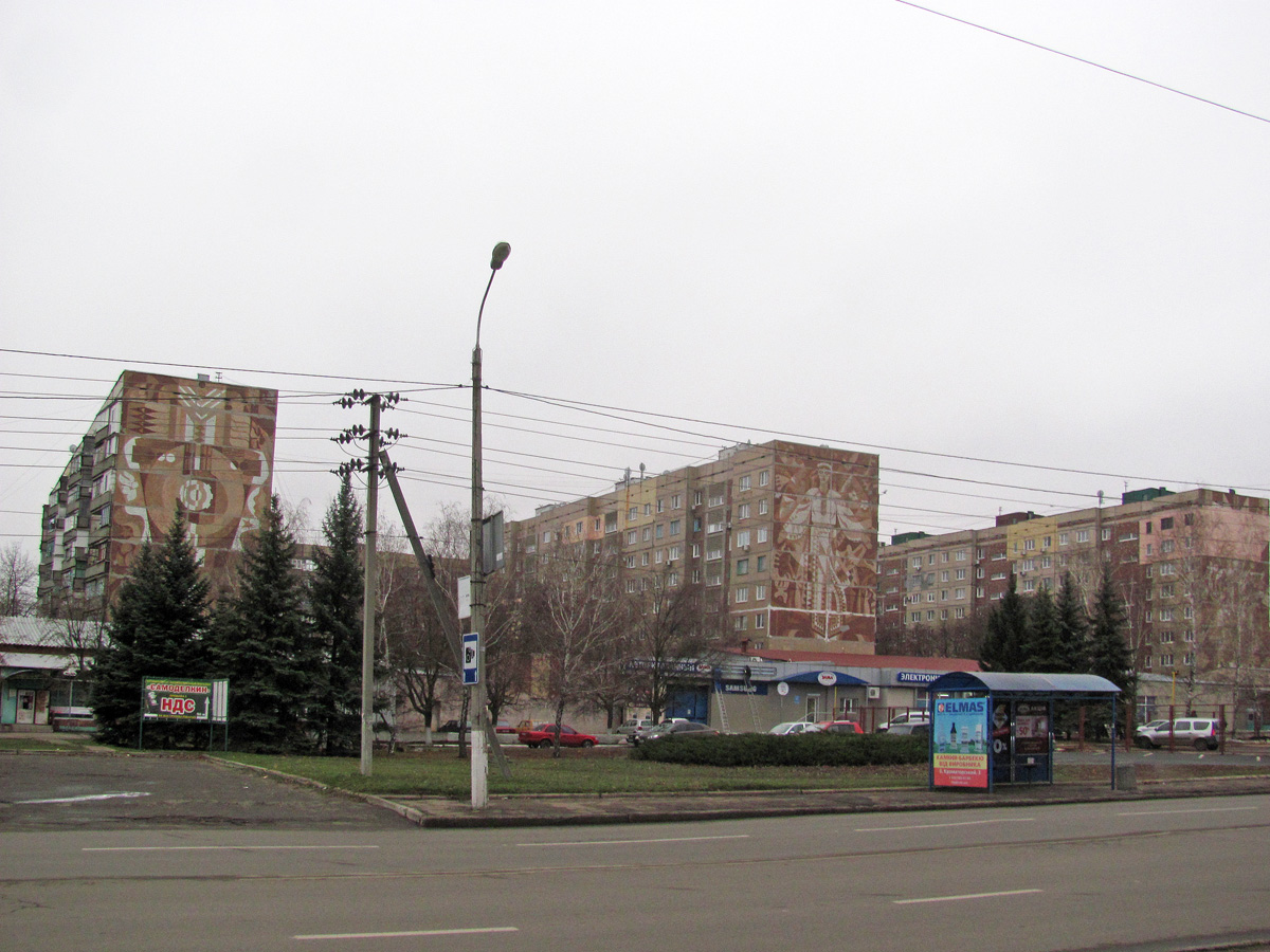Kramators'k, Краматорский бульвар, 1; Краматорский бульвар, 3. Монументальное искусство (мозаики, росписи)