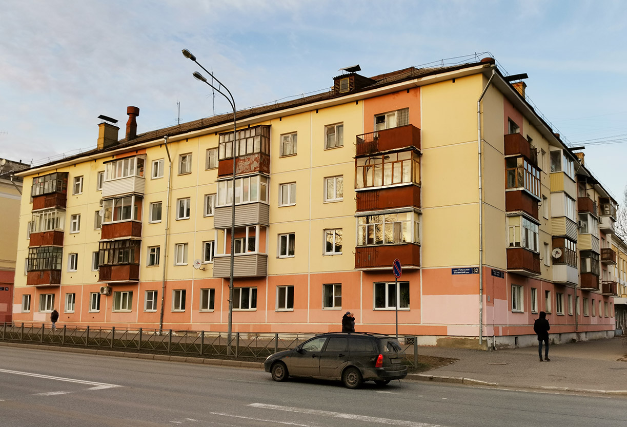 Йошкар-Ола, Успенская улица, 32; Проспект Гагарина, 6