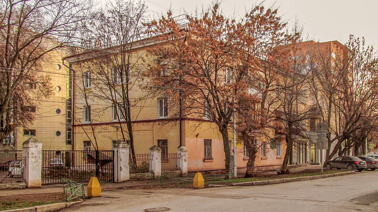 Уфа, Улица Худайбердина, 22 / Улица Чернышевского, 107