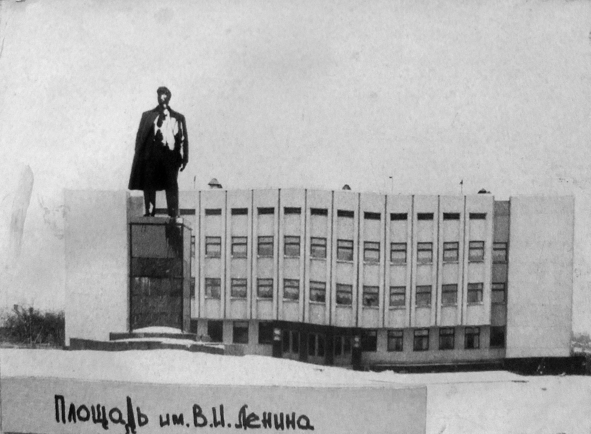 Попасная, Площадь Мира, 3. Попасная — Исторические фото