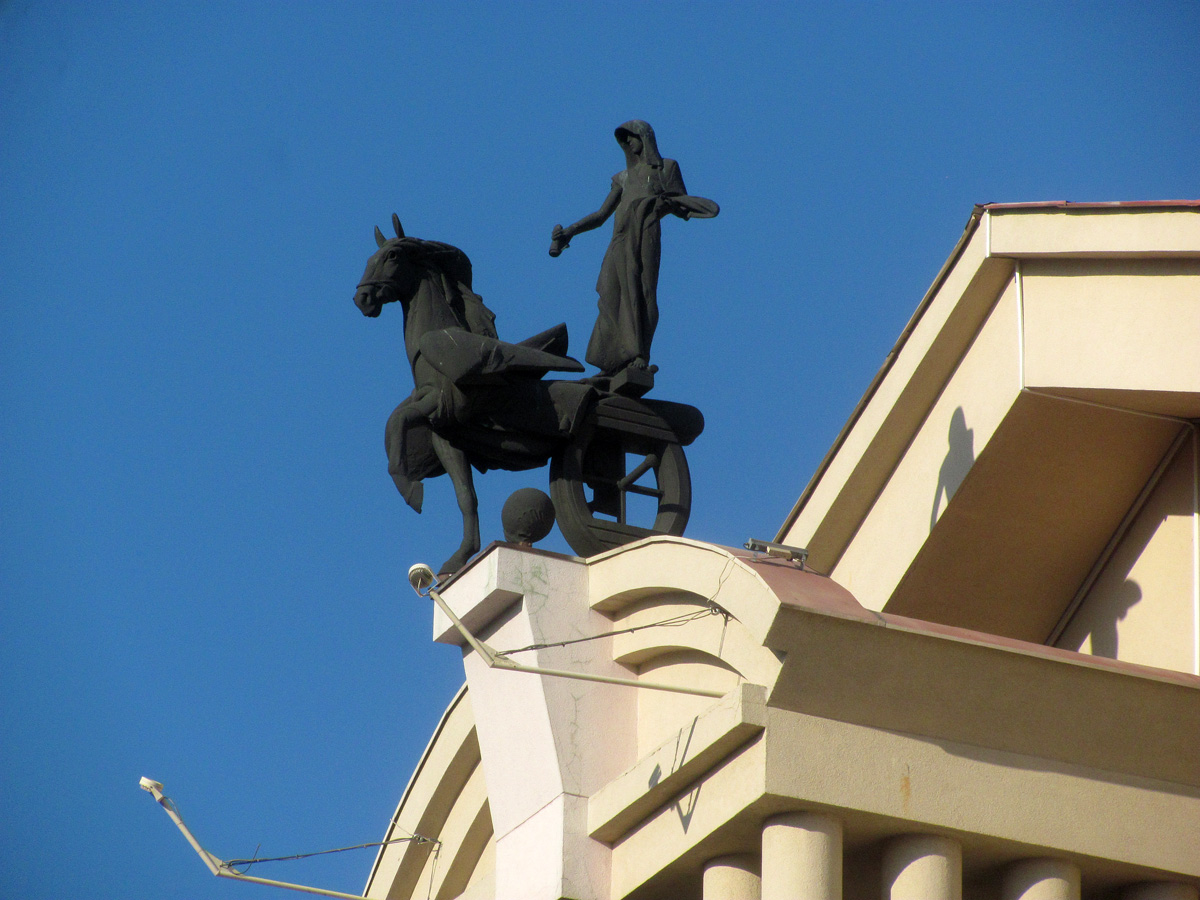 Днепр, Улица Святослава Храброго, 12