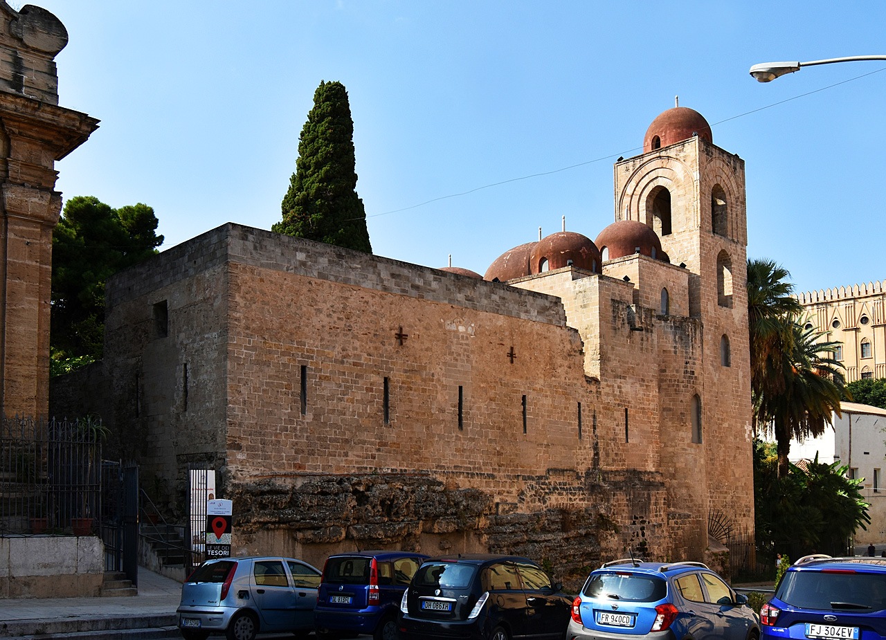 Палермо, Via dei Benedettini, 20