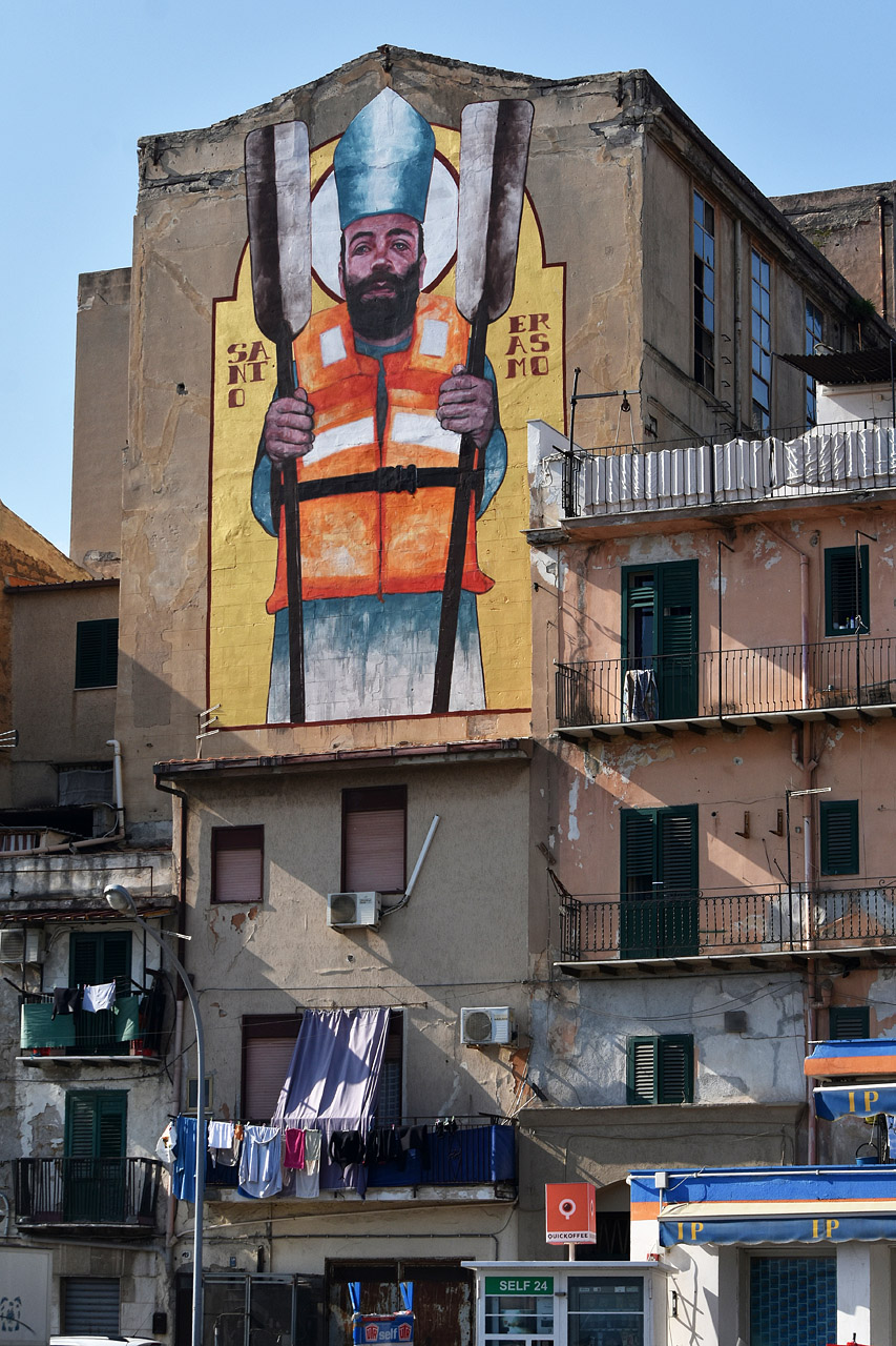 Палермо, Via Ponte di Mare, 29; Via Ponte di Mare, 27. Монументальное искусство (мозаики, росписи, барельефы, сграфито)