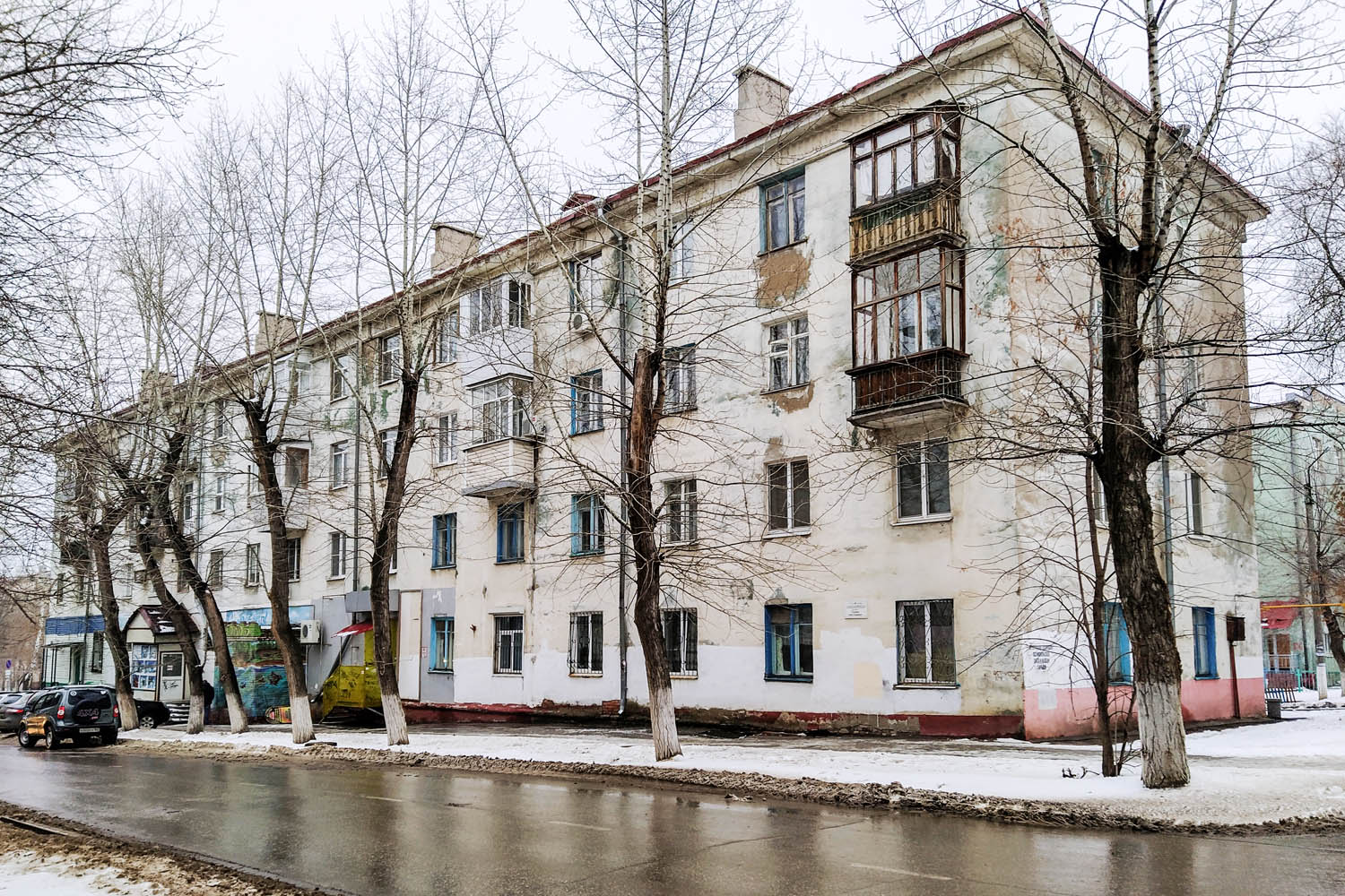Новокуйбышевск, Ленинградская улица, 16 / Улица Сафразьяна, 8