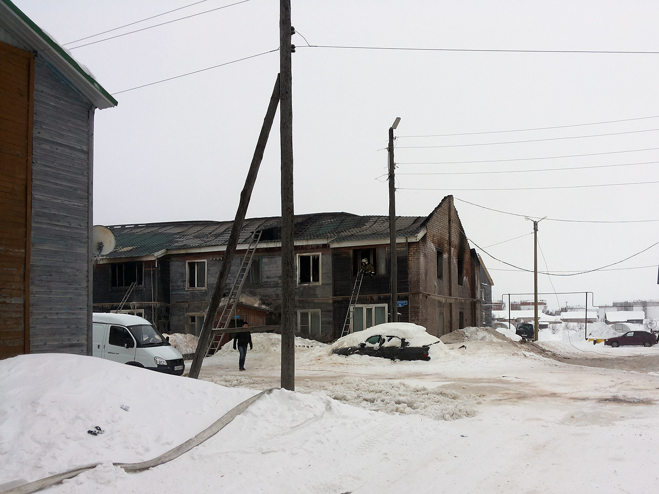 Искателей, Озёрная улица, 16