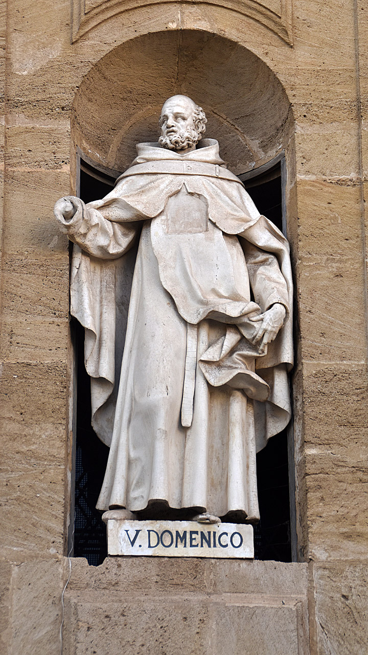Палермо, Piazza della Kalsa, ?. Монументальное искусство (мозаики, росписи, барельефы, сграфито)