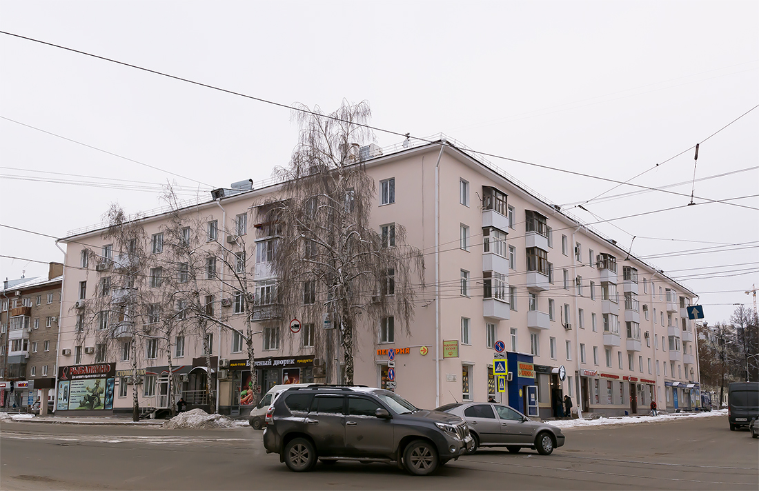 Уфа, Улица Пархоменко, 97 / Революционная улица, 101