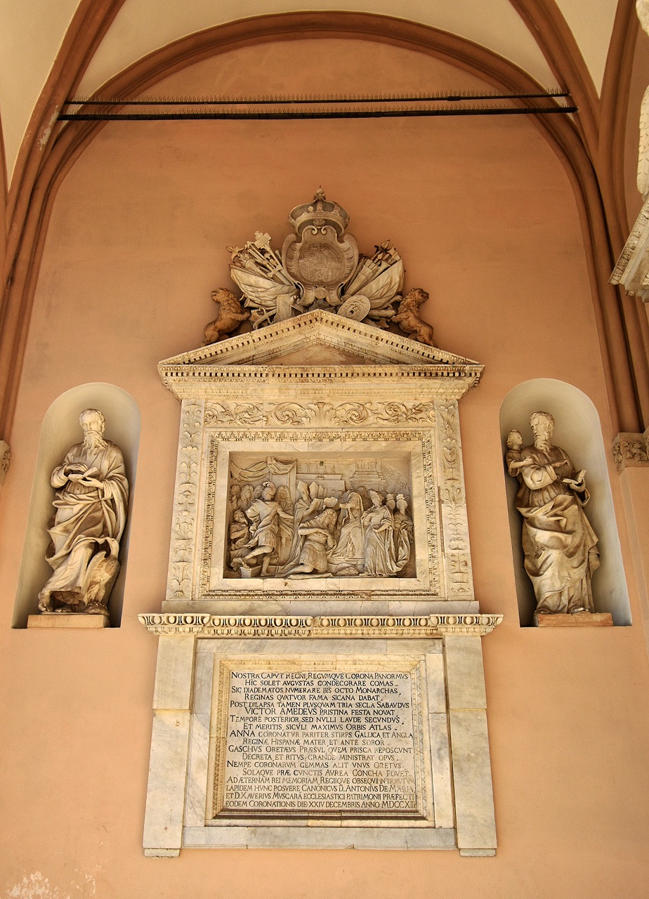 Палермо, Via Vittorio Emanuele, ?. Монументальное искусство (мозаики, росписи, барельефы, сграфито)