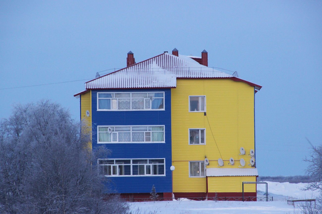 Iskateley, Улица Нефтяников, 32