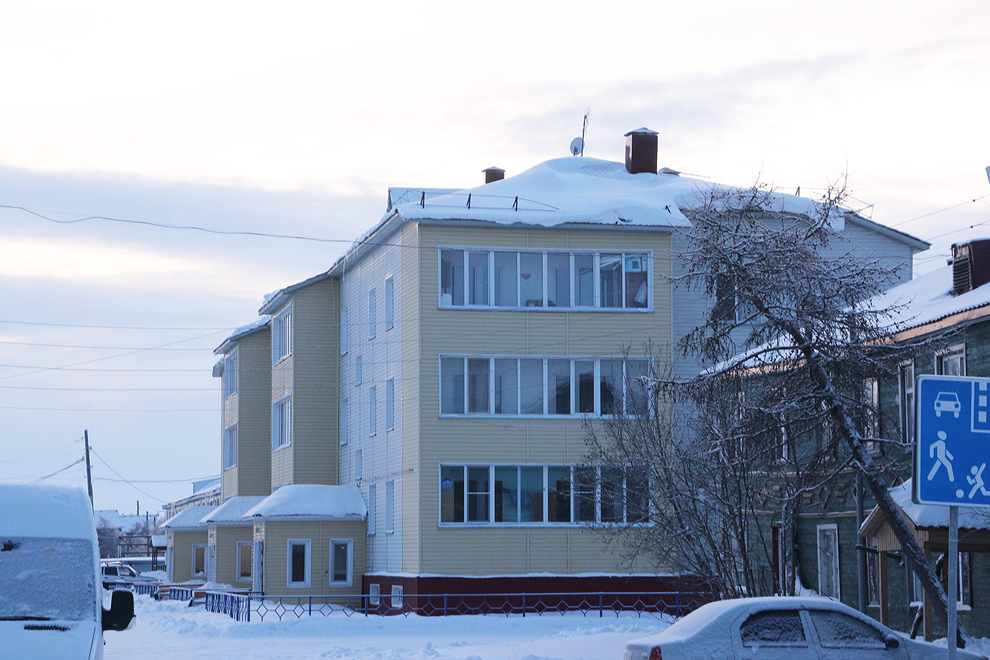 Искателей, Улица Монтажников, 12