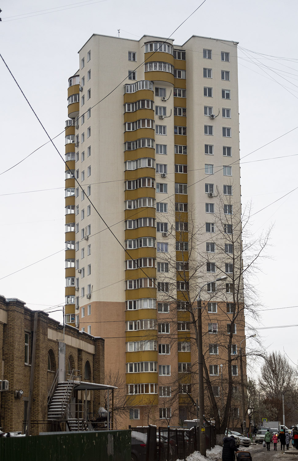 Ufa, Улица Юрия Гагарина, 33 / Улица Максима Рыльского, 16