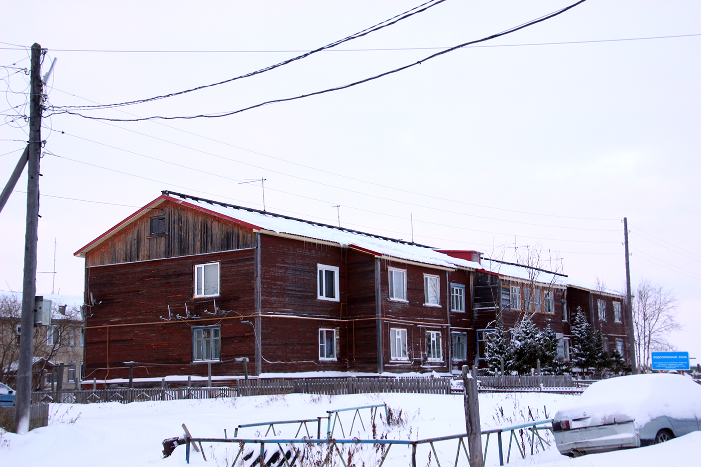 Iskateley, Улица Нефтяников, 28