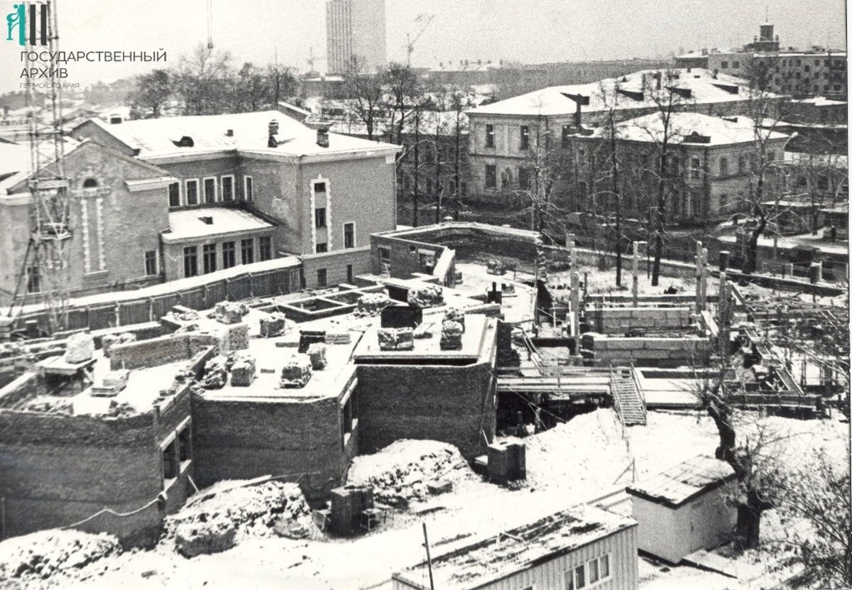 Пермь, Улица Луначарского, 36; Сибирская улица, 27А; Сибирская улица, 16; Сибирская улица, 14