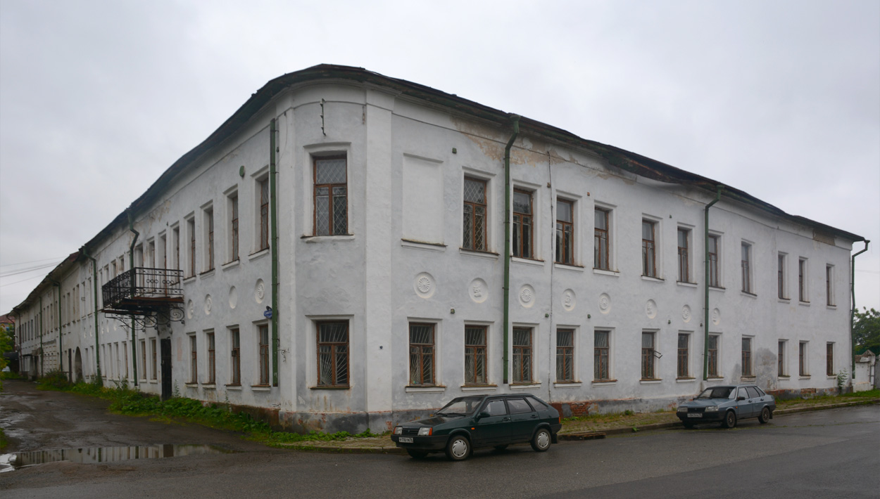 Ростов Великий, Советская площадь, 4