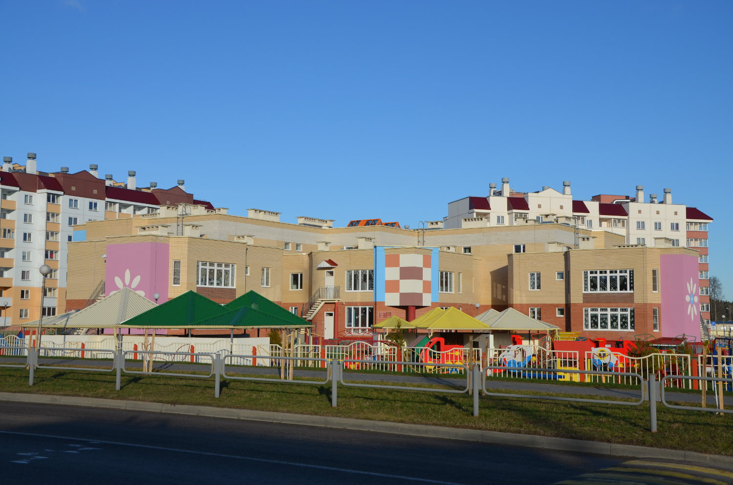 Островец, Улица Владимира Короткевича, 15