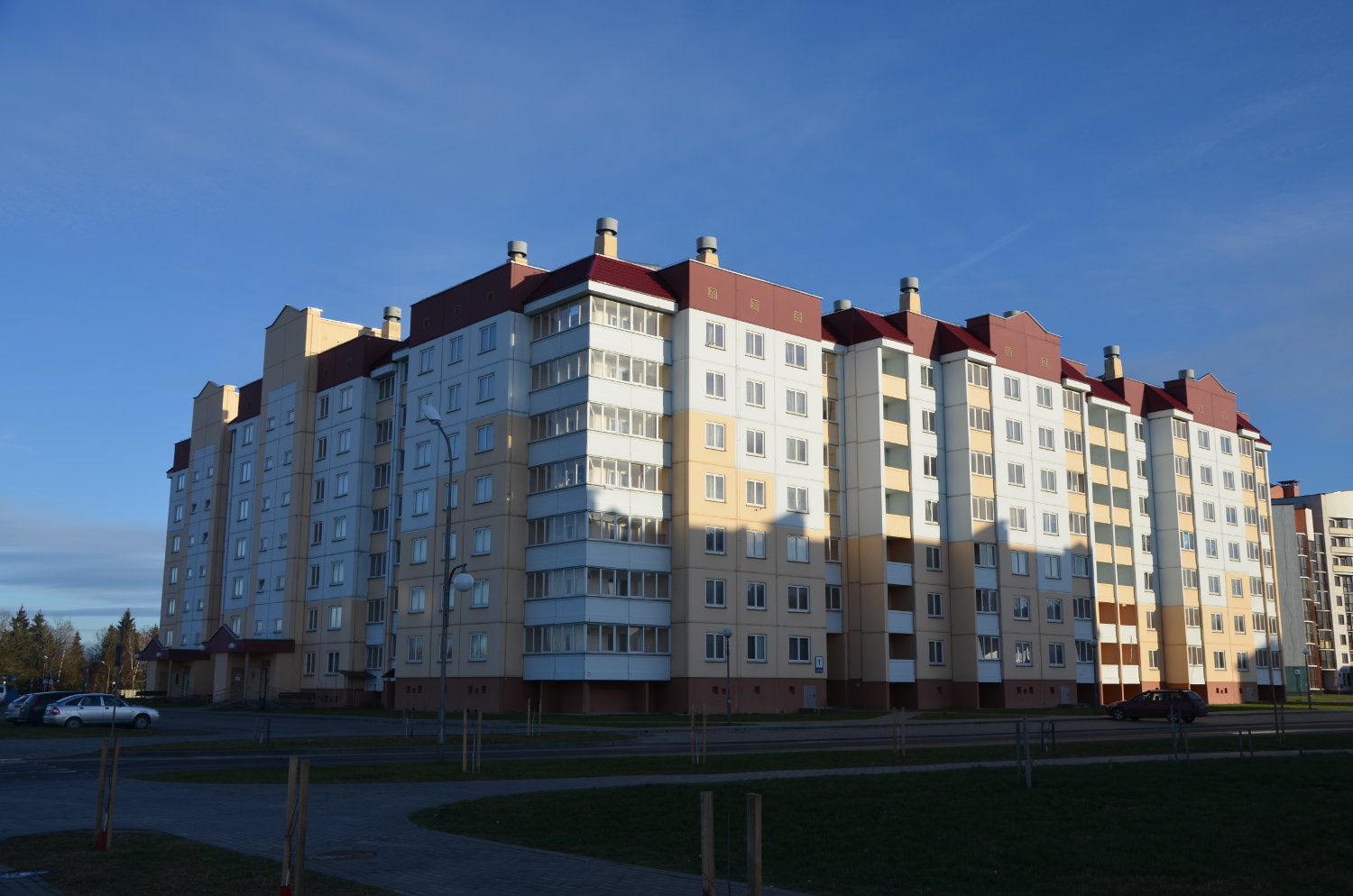 Островец, Улица Владимира Короткевича, 1