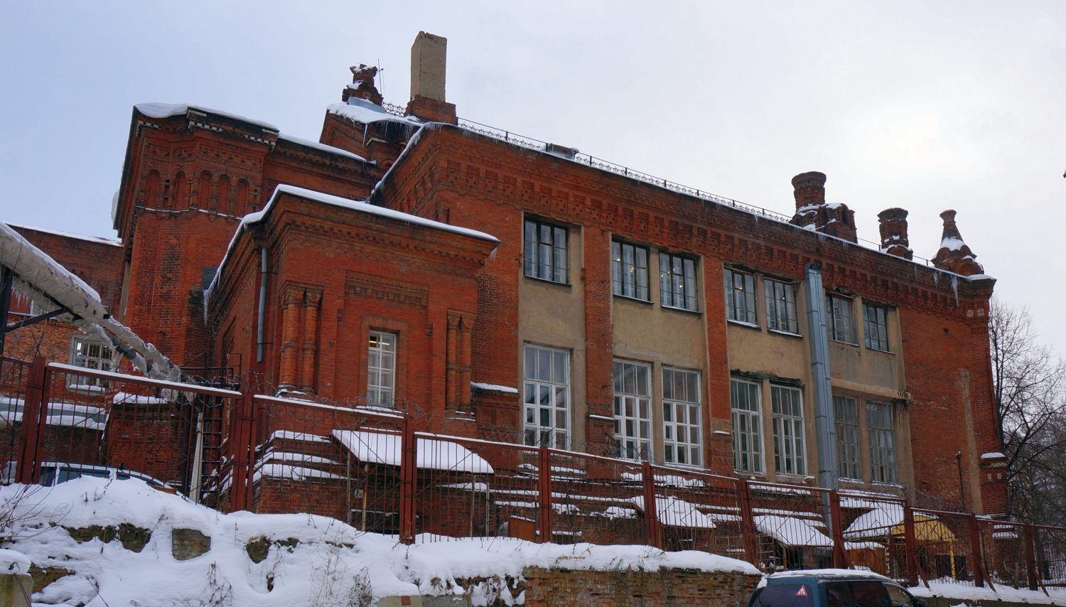 Пермь, петропавловская улица, 23 / Улица 25 Октября, 10