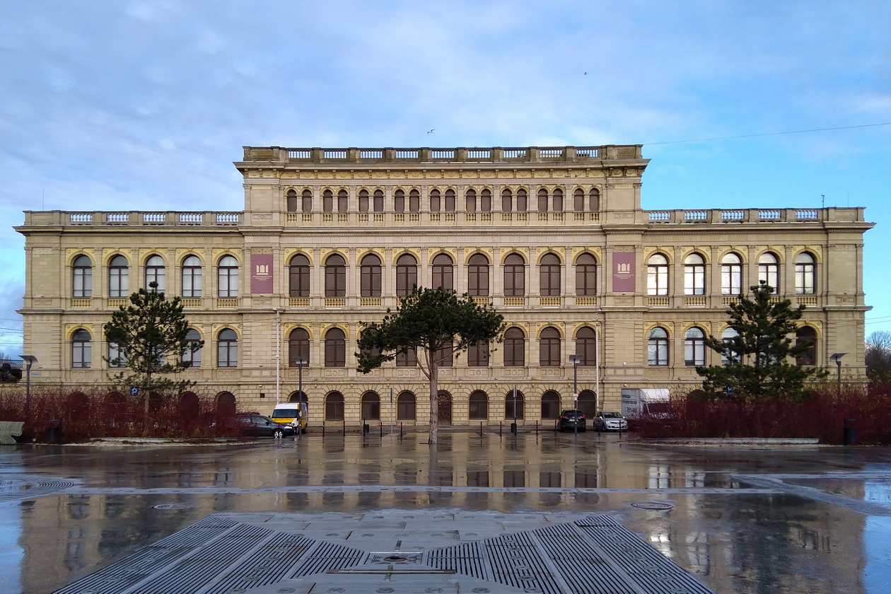 Калининград, Ленинский проспект, 83