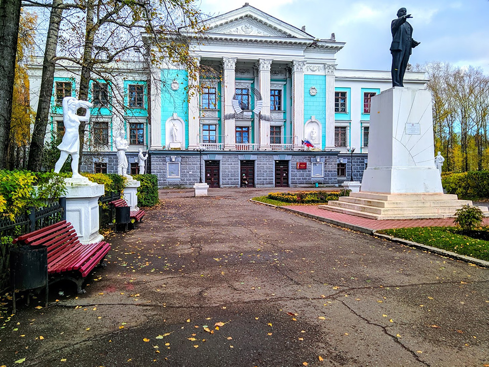 Глазов, Советская улица, 29. Садово-парковая архитектура