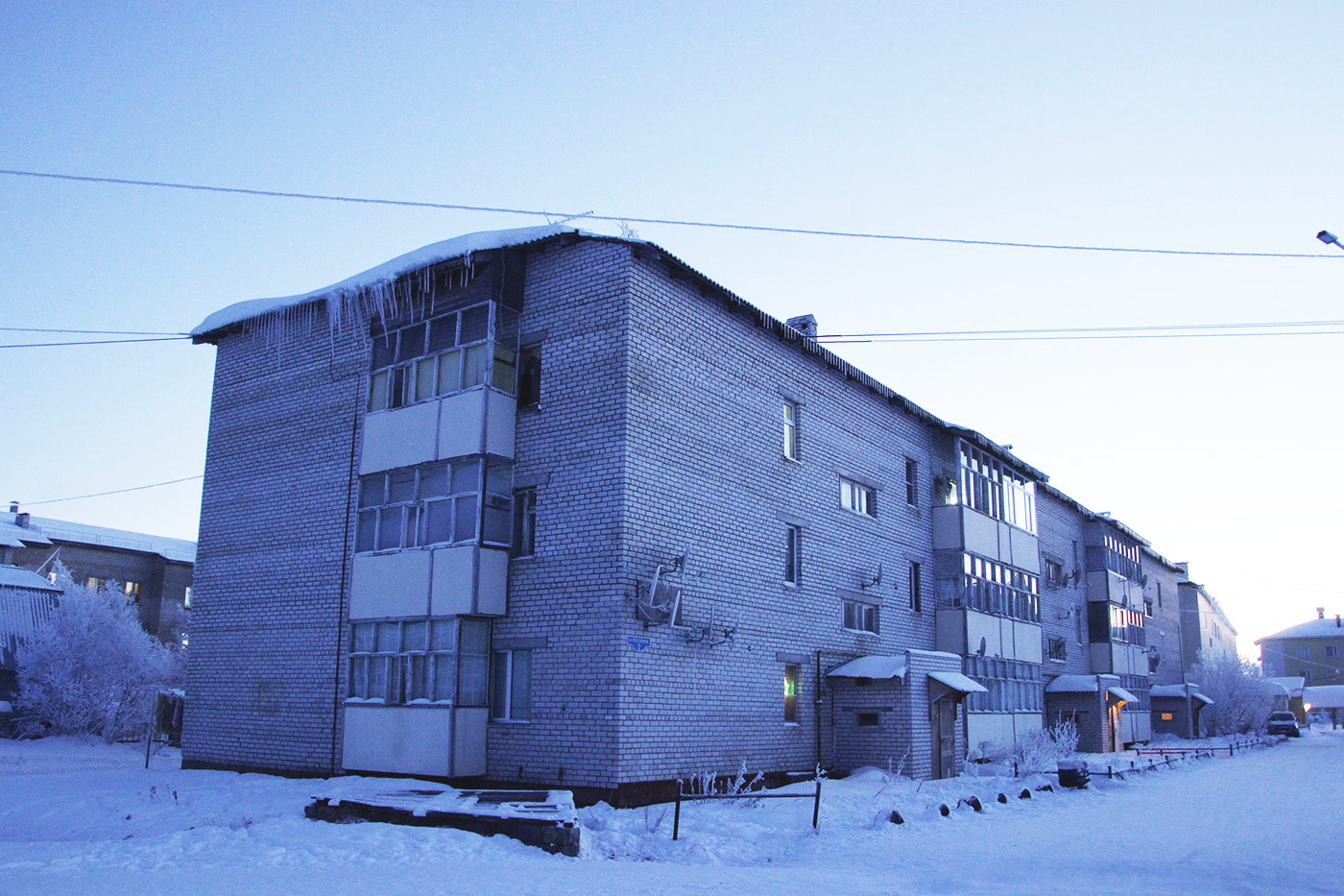 Искателей, Улица Россихина, 2