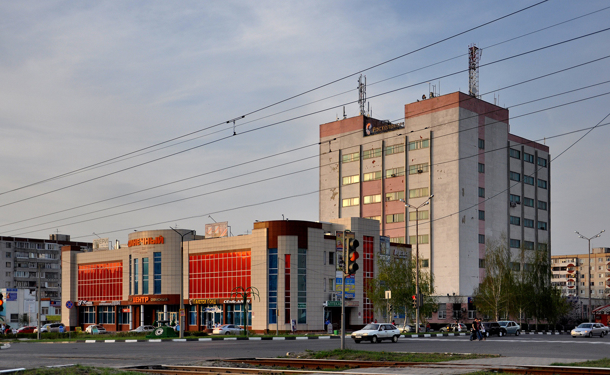 Stary Oskol, Солнечный микрорайон, 36; Солнечный микрорайон, 34