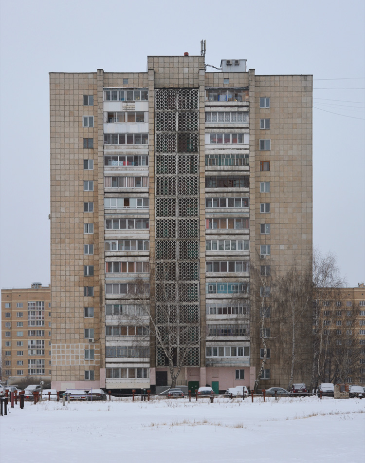Набережні Челни, Сармановский тракт, 14 / Улица Хади Такташа, 15