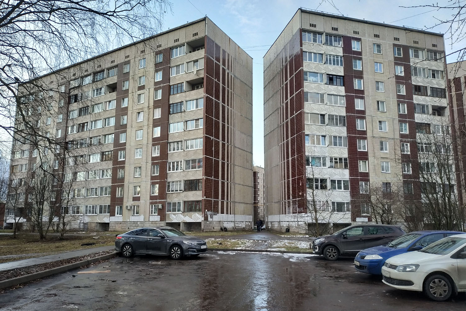 Отрадное, Железнодорожная улица, 13; Лесная улица, 10