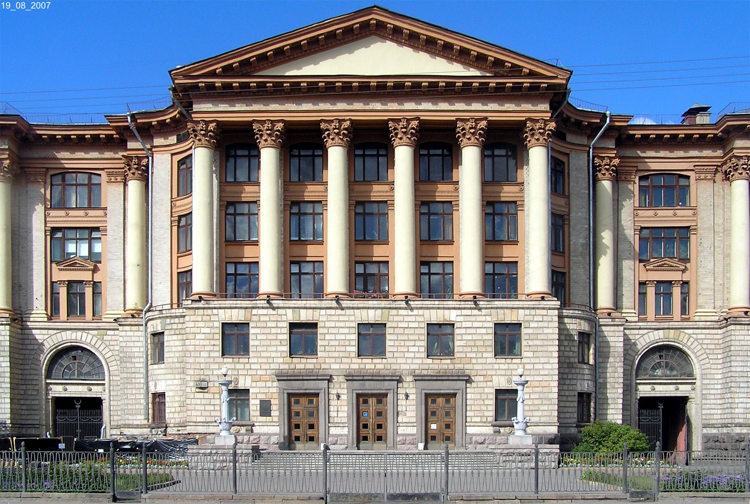 Санкт-Петербург, Улица Савушкина, 82