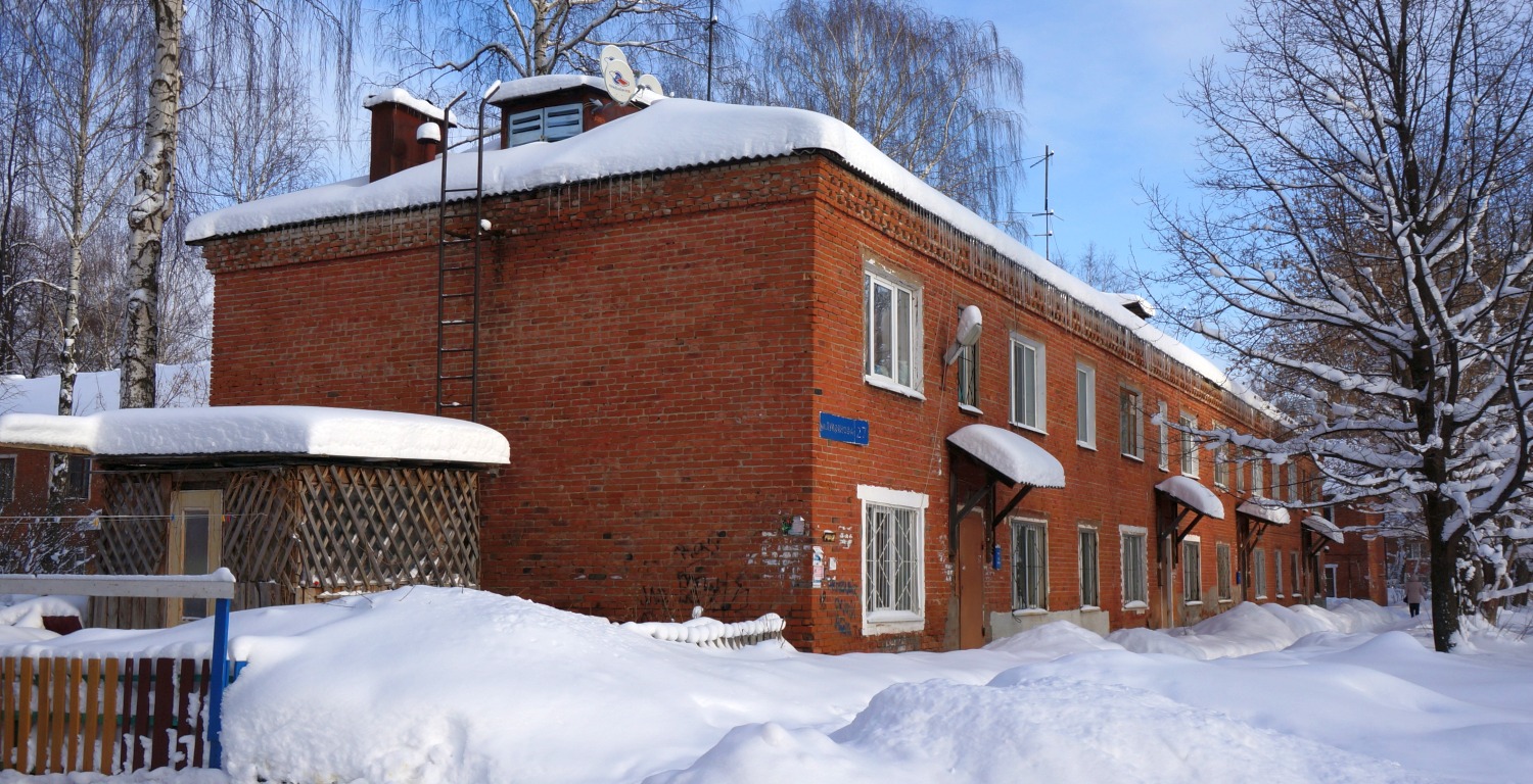Perm, Улица Лукоянова, 27