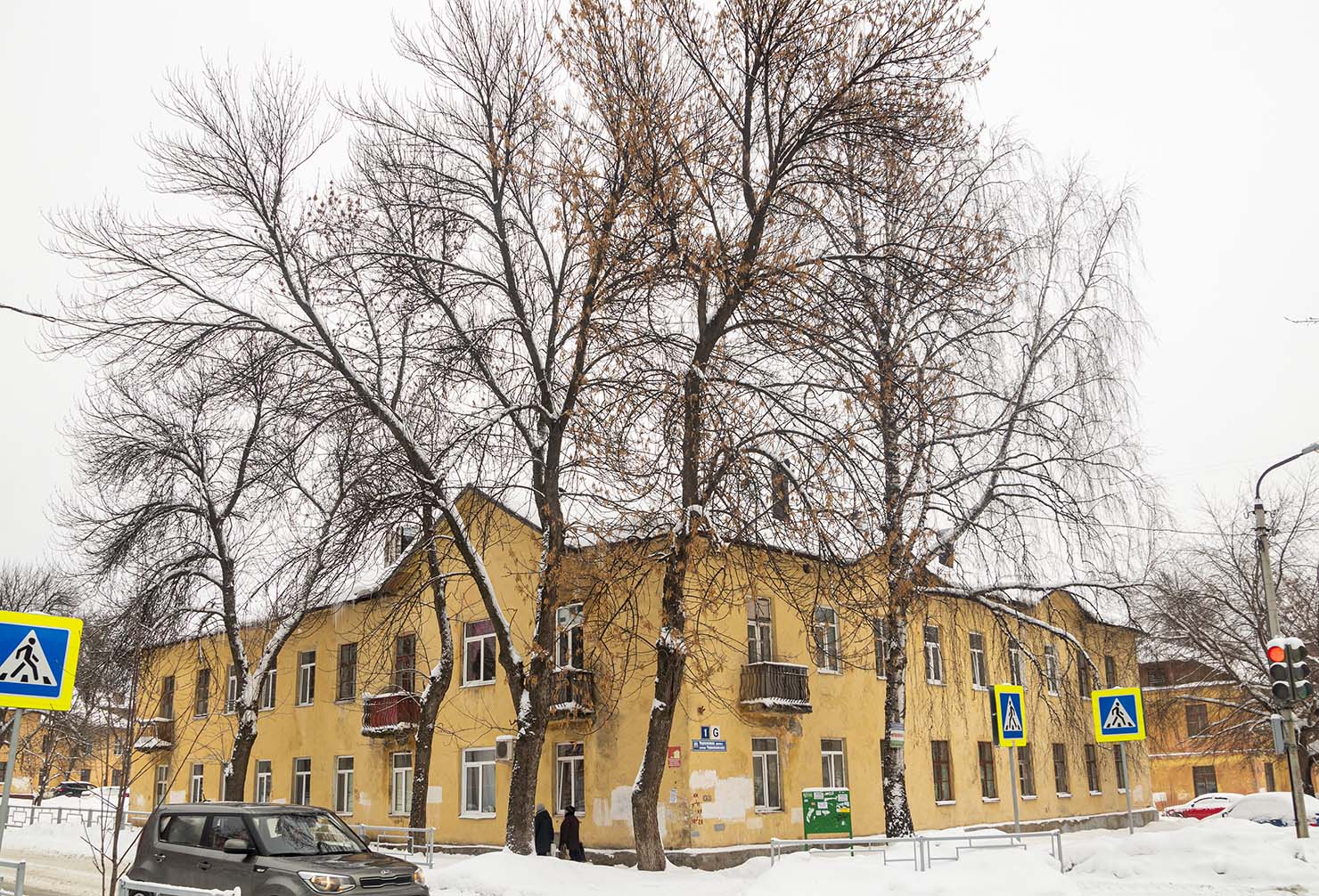 Уфа, Черниковская улица, 1 / Улица Гончарова, 22