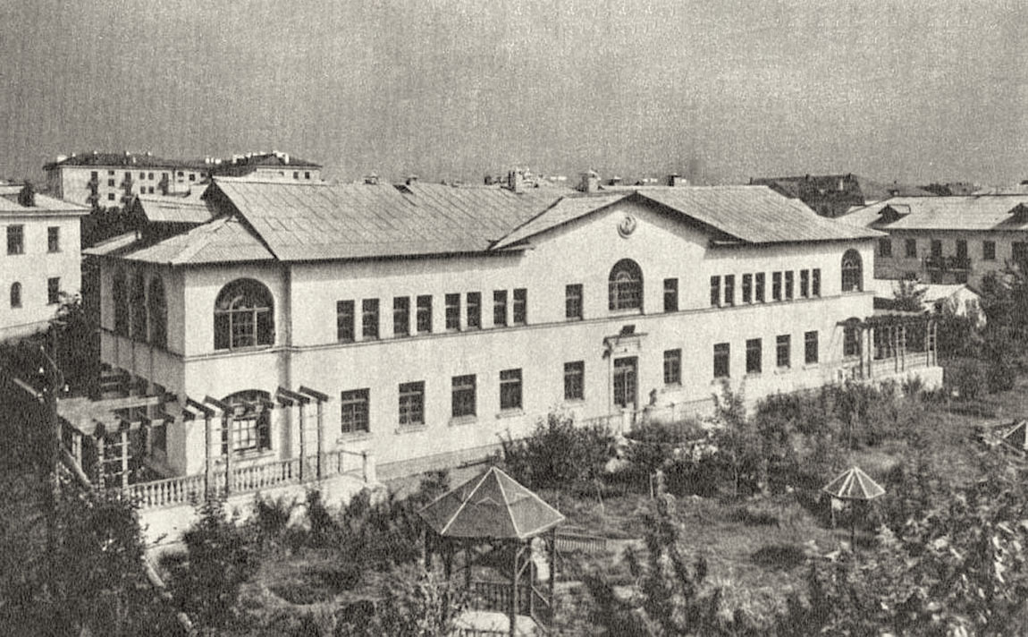 Уфа, Улица Калинина, 29; Кольцевая улица, 56 / Улица Победы, 37; Улица Победы, 27; Улица Калинина, 23