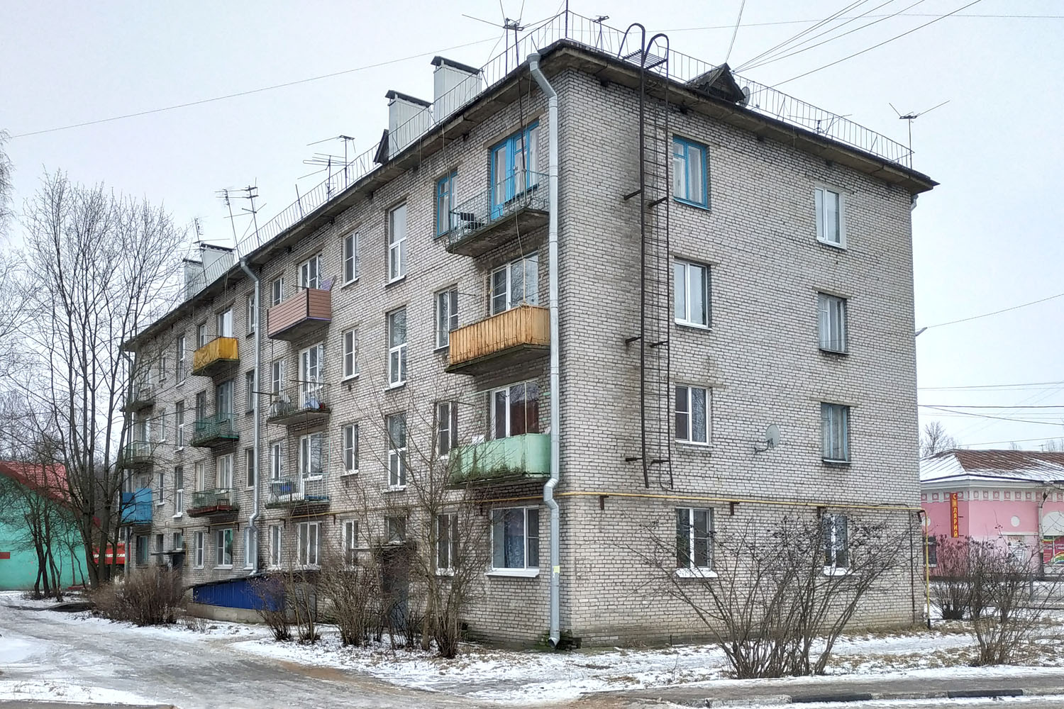 Мга, Пролетарская улица, 3 / Советский проспект, 71