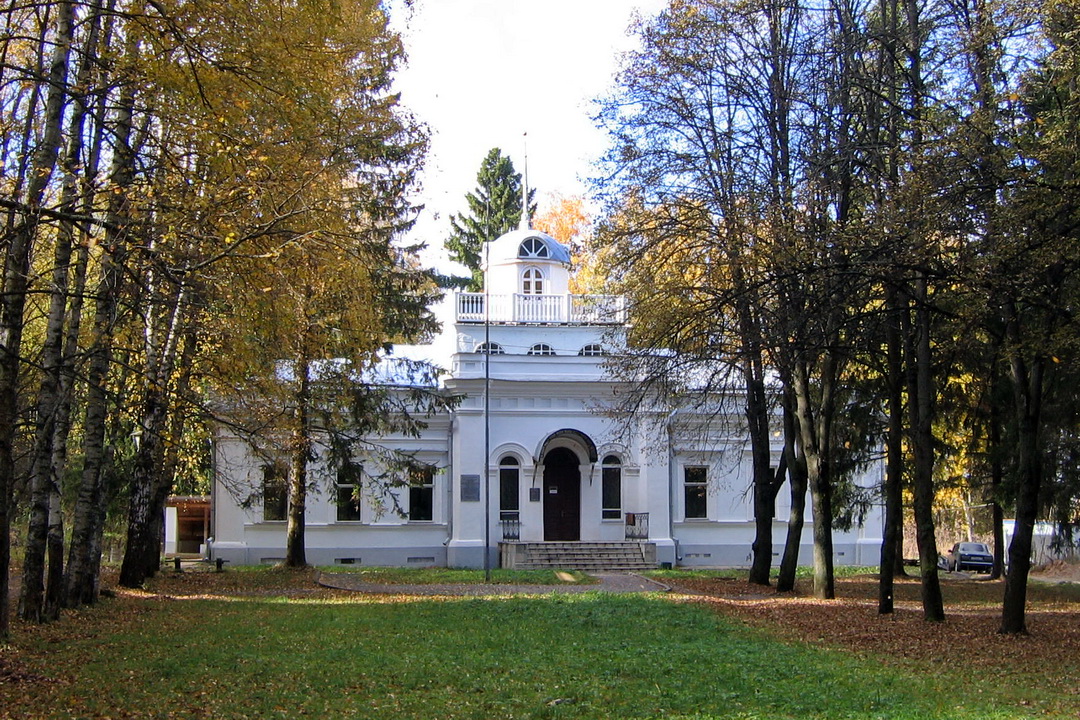 Переславский район, прочие н.п., с. Веськово, местечко Ботик, Белый дворец