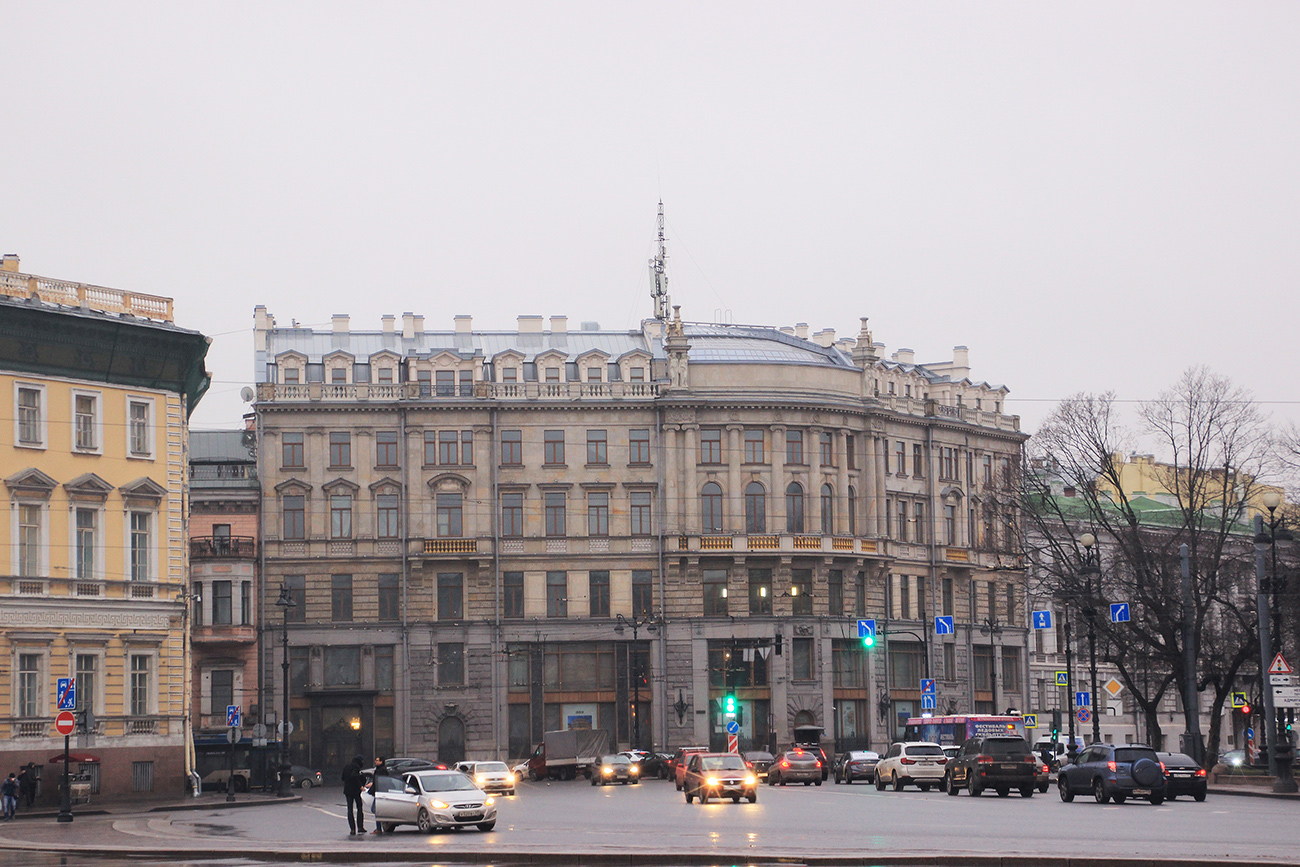 Санкт-Петербург, Невский проспект, 1 / Адмиралтейский проспект, 4