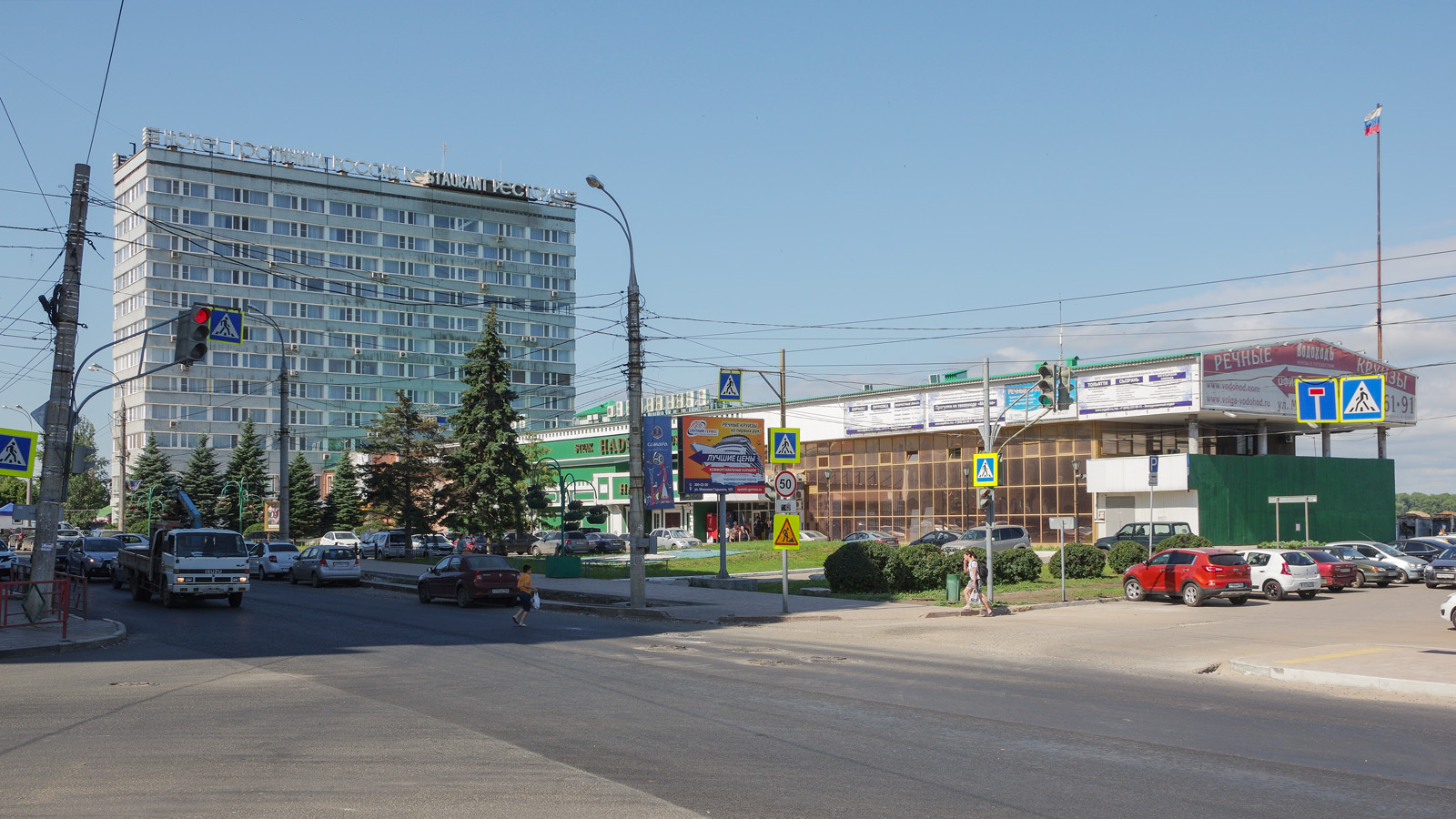 Самара, Улица Максима Горького, 82 (речной вокзал)