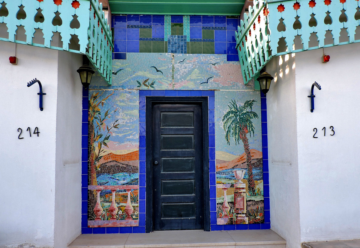 Шарм-эш-Шейх, Naama Bay, El Salam Road, Ghazala Beach 4*. Монументальное искусство (мозаики, росписи, барельефы, сграфито)