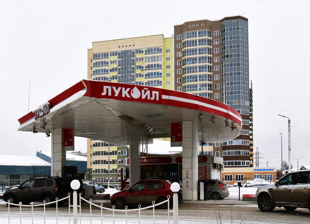 Пермь, Улица Комбайнёров, 41; Улица Космонавта Беляева, 8