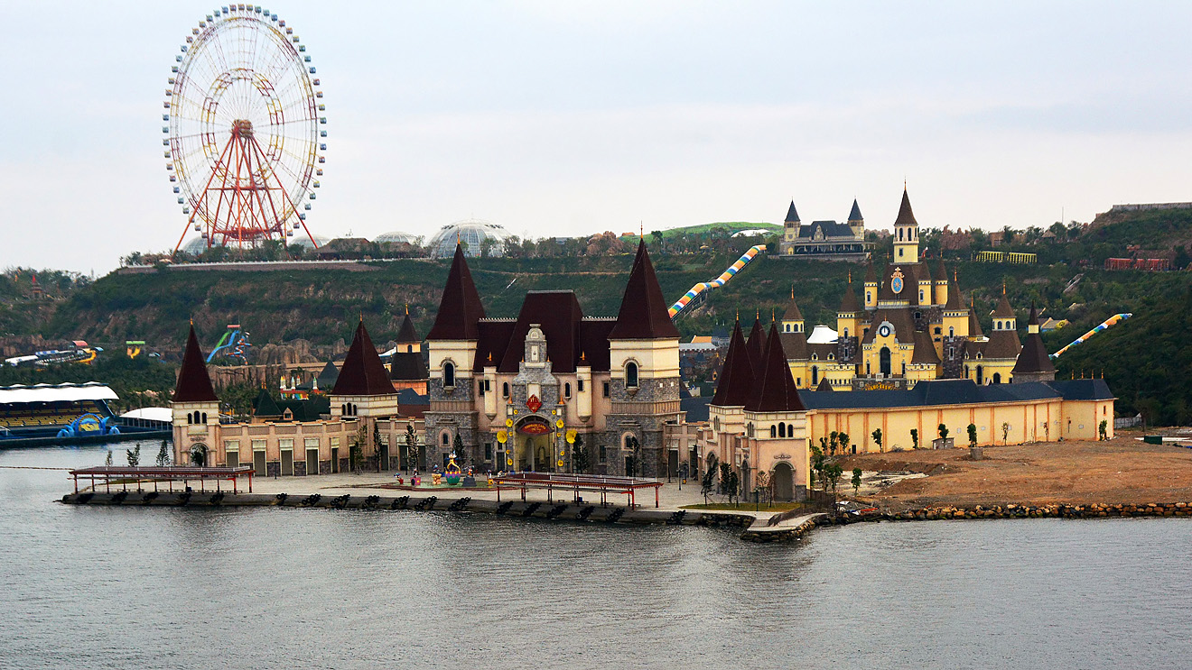 Нячанг, Hon Tre Island, Vinpearl land