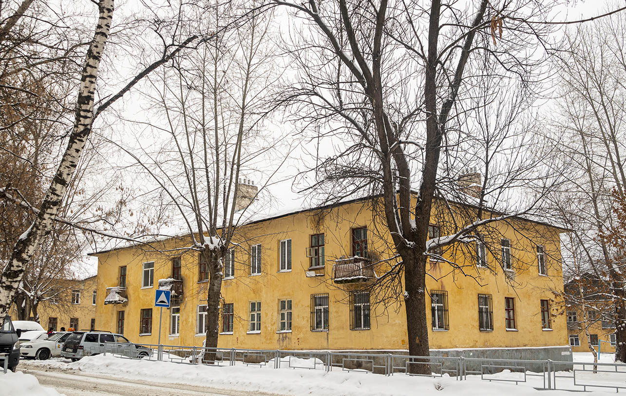 Уфа, Черниковская улица, 2 / Улица Гончарова, 20