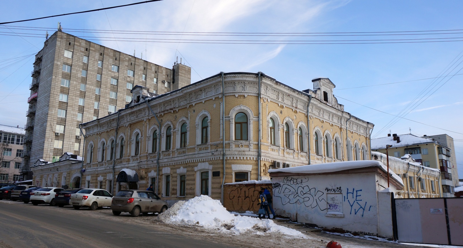 Пермь, Улица Куйбышева, 6; Монастырская улица, 57 / улица Куйбышева, 4