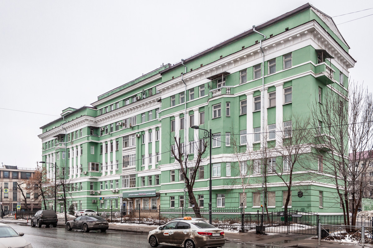 Казань, Московская улица, 23 / Улица Чернышевского, 24